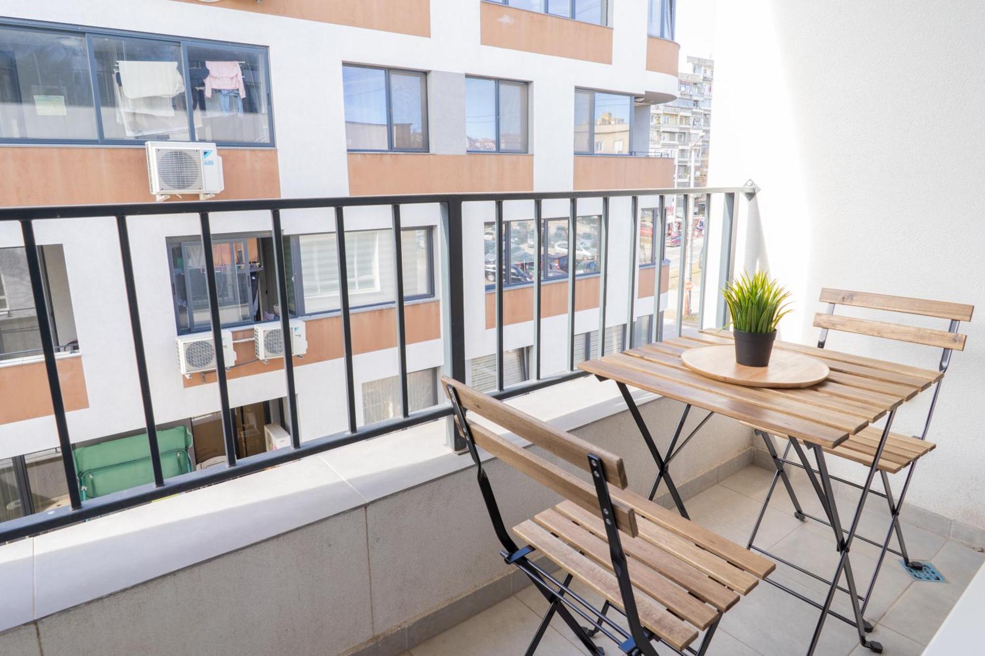 New Modern & Cozy Apartment With Free Parking Varna Exterior photo
