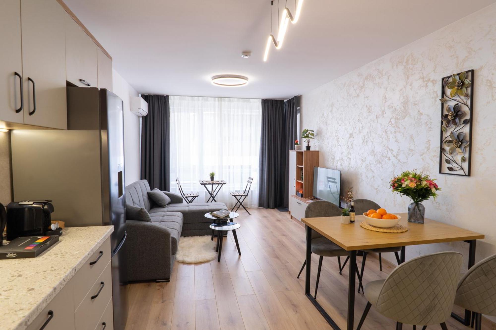 New Modern & Cozy Apartment With Free Parking Varna Exterior photo