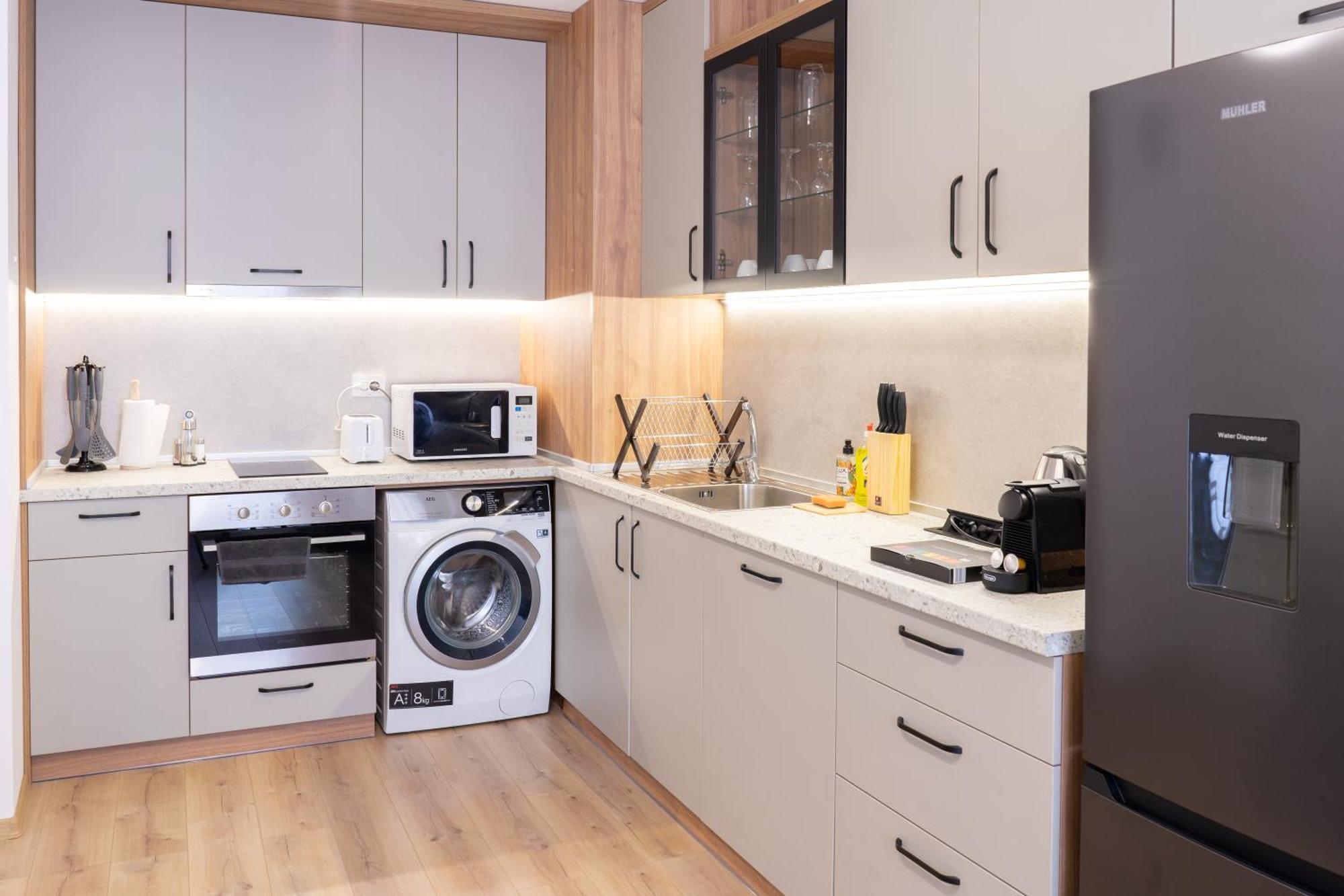 New Modern & Cozy Apartment With Free Parking Varna Exterior photo