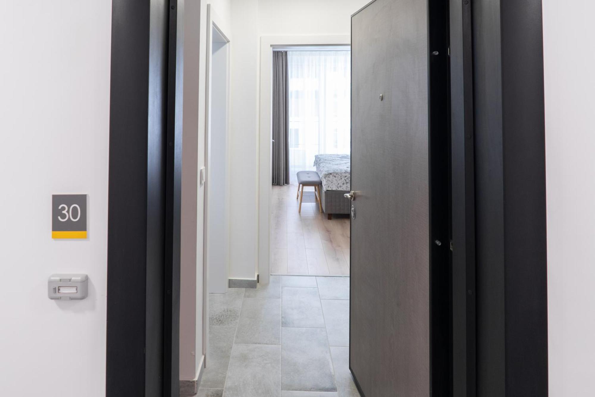 New Modern & Cozy Apartment With Free Parking Varna Exterior photo